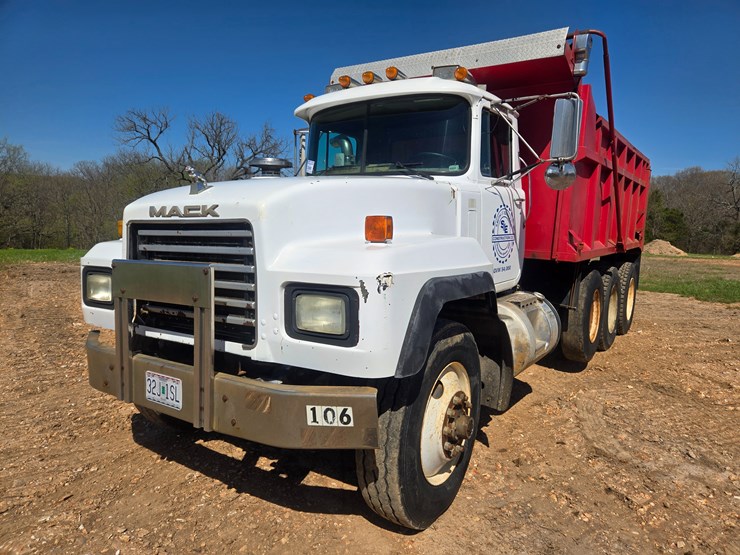 1998-mack-rd688s-image-1