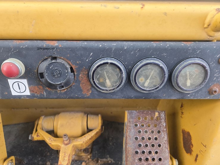 1996-caterpillar-953b-image-48