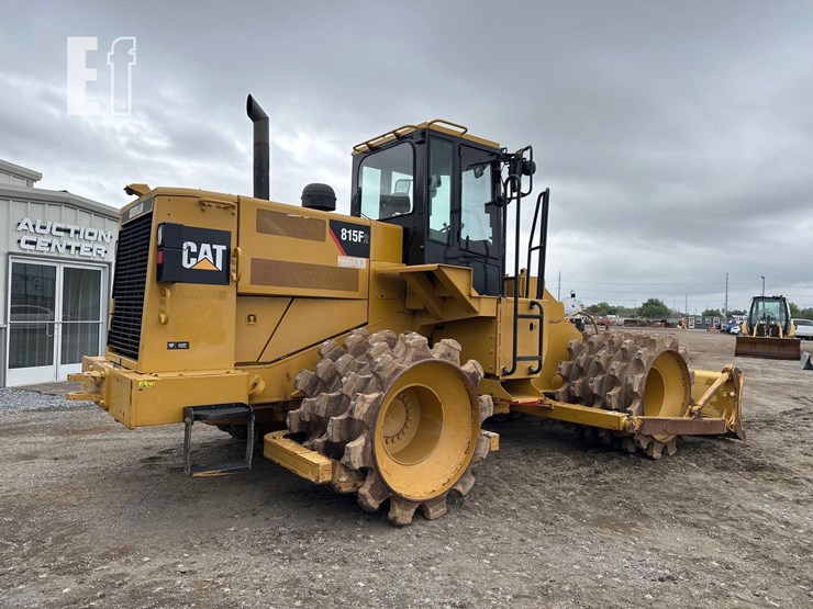 2015-caterpillar-815f-2-image-3
