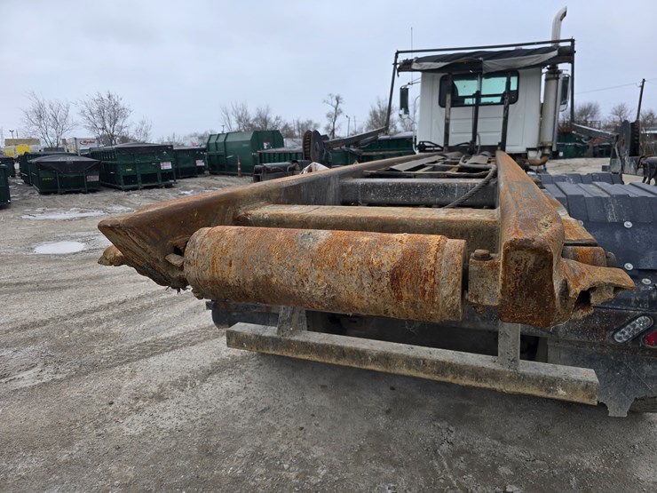 #22589-•-2006-mack-cv713-granite-roll-off-garbage-truck-image-72