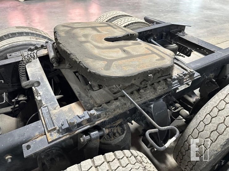 2014-freightliner-cascadia-125-image-11