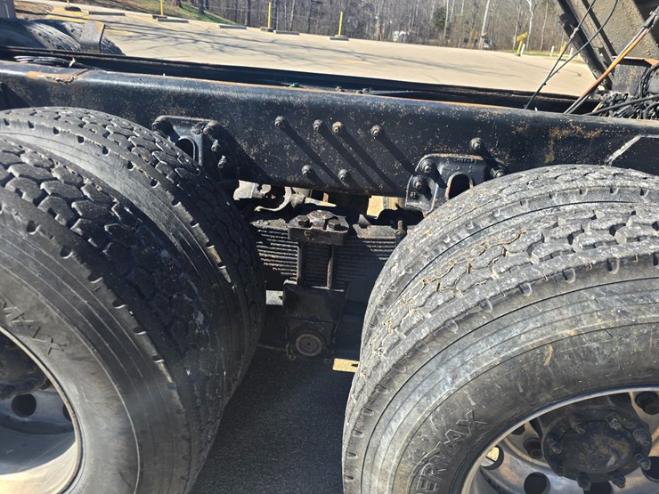 2001-sterling-l9500-image-50