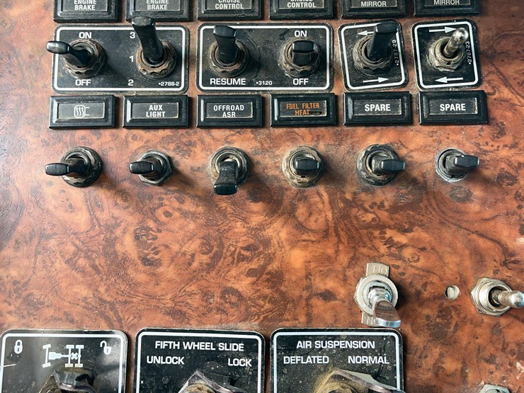 2004-kenworth-w900-image-91