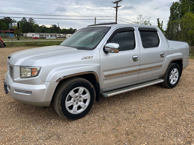 2007-honda-ridgeline-image-1