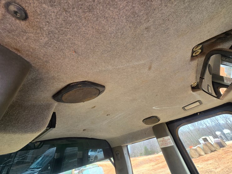 2005-caterpillar-953c-image-65