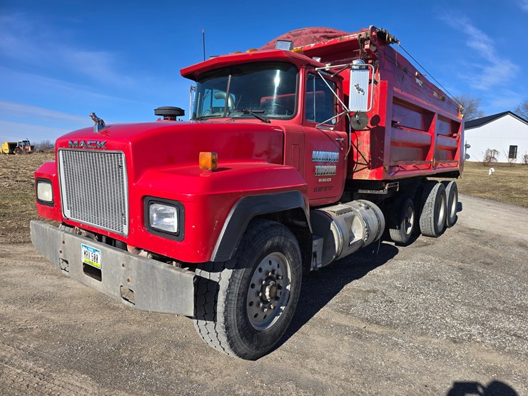 1998-mack-rd688s-image-1