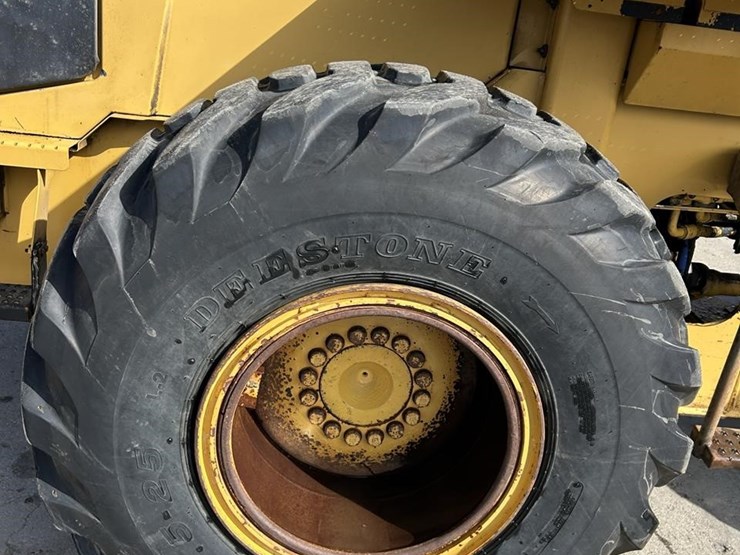 2000-caterpillar-938g-image-23