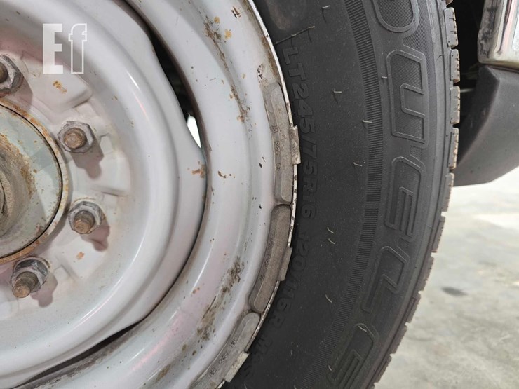 2011-ford-e350-xlt-image-25