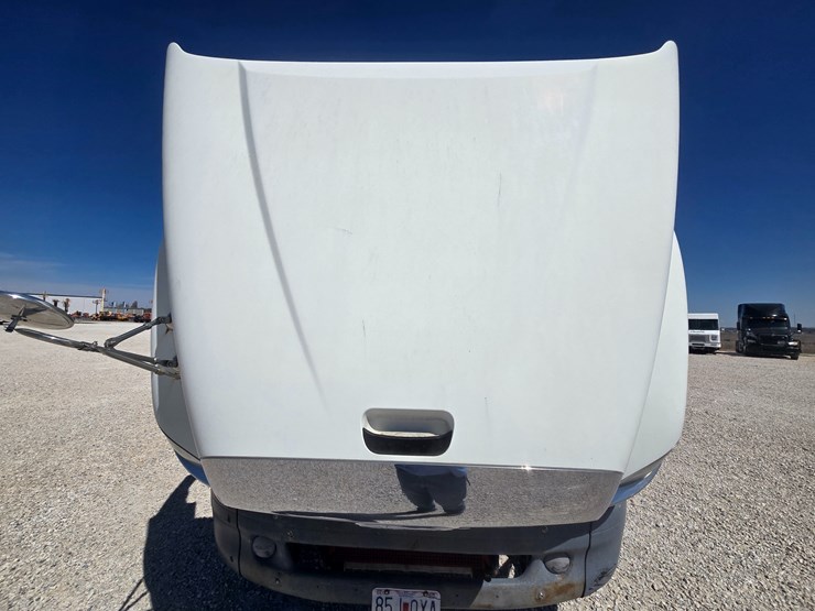 2006-freightliner-columbia-120-image-37