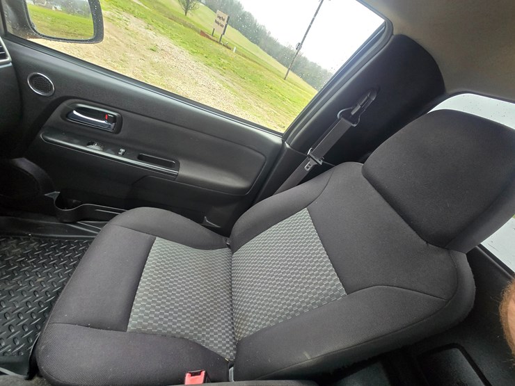 2011-chevrolet-colorado-image-33