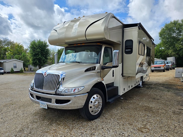 2021-international-mv607-image-1