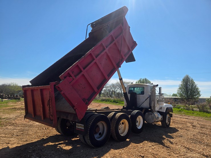 1998-mack-rd688s-image-31