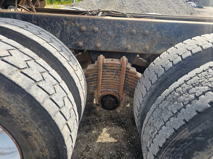 1998-mack-rd688s-image-100