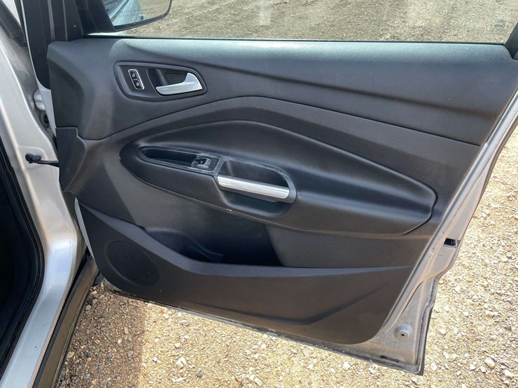 2014-ford-escape-se-image-17