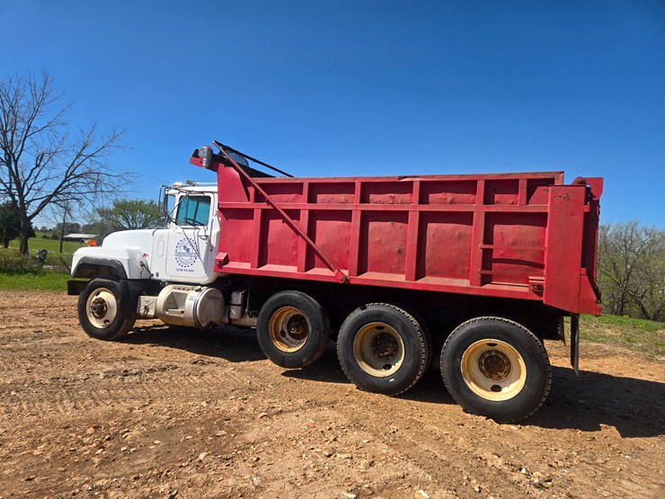 1998-mack-rd688s-image-9