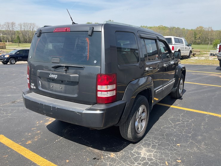 2011-jeep-liberty-image-6