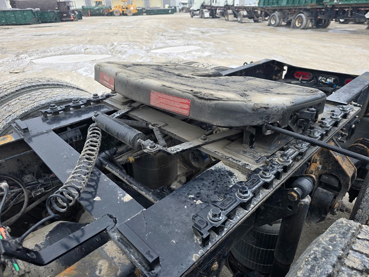 #22593-•-2016-mack-cxu613-pinnacle-sleeper-truck-image-80