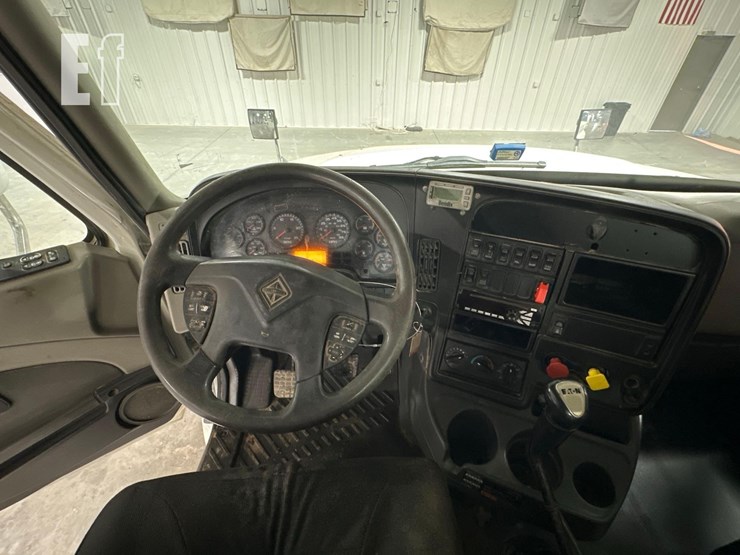 2017-international-prostar-image-14