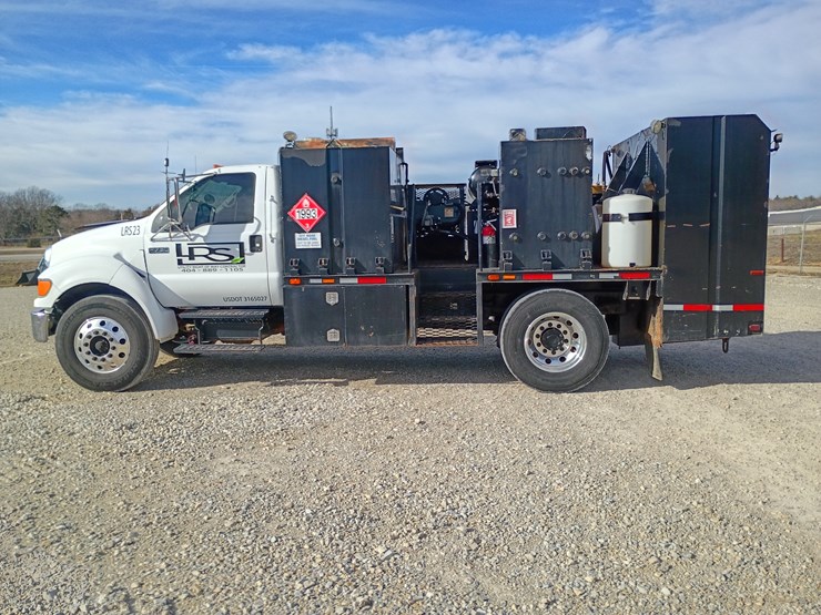 2005-ford-f750-image-4