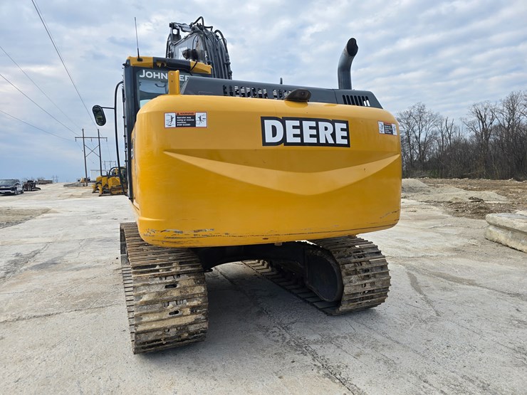 2013-deere-160g-lc-image-8