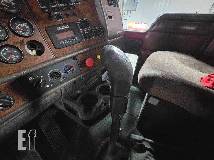 2003-kenworth-t800-image-15