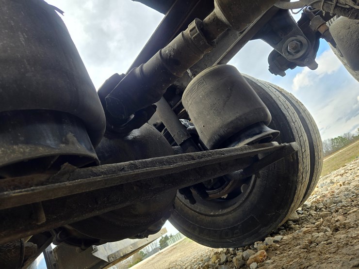 2000-peterbilt-379-image-80