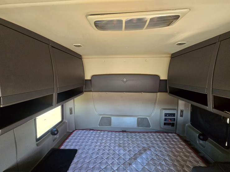 2014-international-prostar-image-70