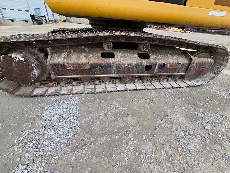 2014-deere-160g-lc-image-46