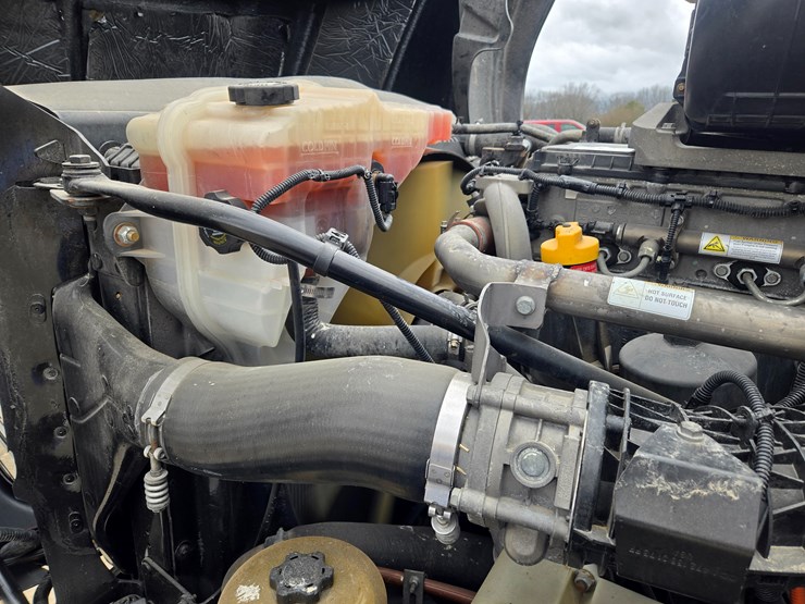 2017-western-star-5700xe-image-37