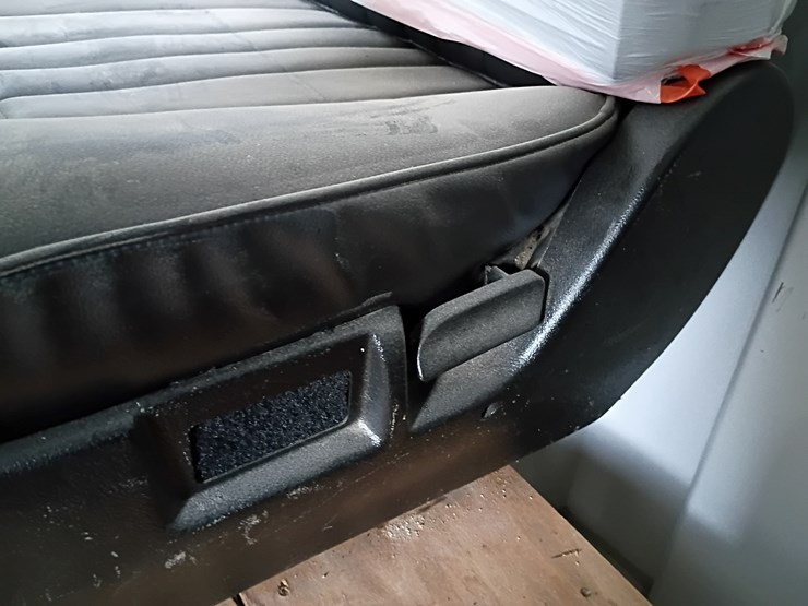 #21889-•-2--seats-from-1955-chevy-bel-air-image-7