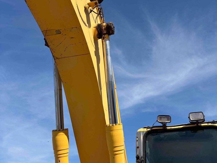 komatsu-pc200-lc-7-image-11