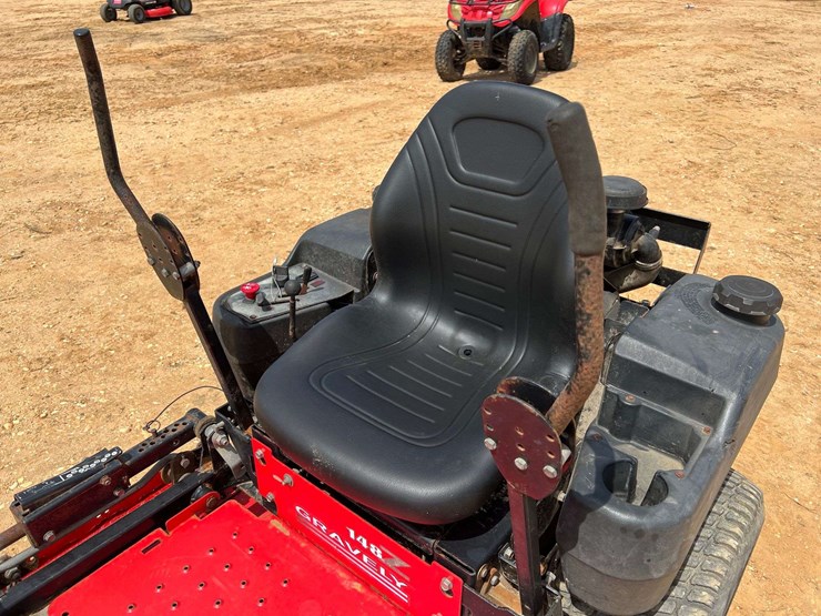 gravely-148z-48"-cut-zero-turn-mower-(1,728-hours)-image-10