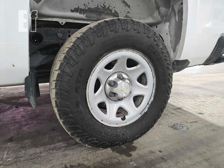 2015-chevrolet-silverado-1500-image-21