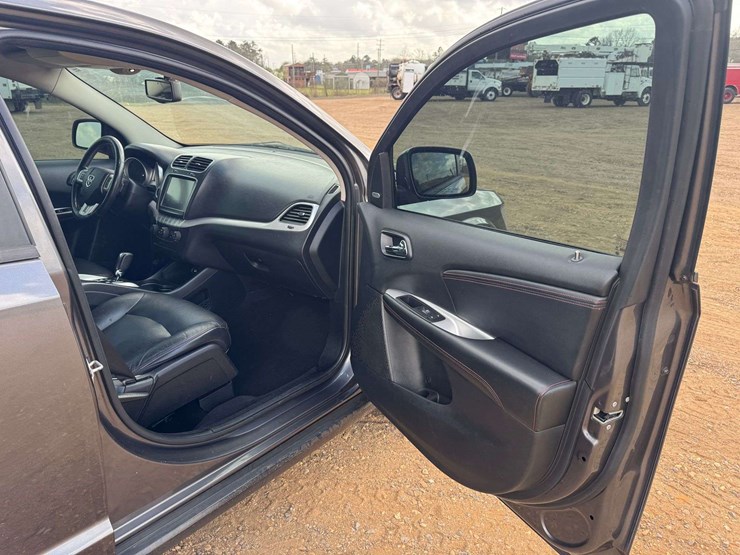 2015-dodge-journey-r/t-image-15