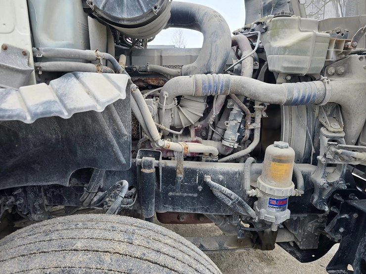 #22593-•-2016-mack-cxu613-pinnacle-sleeper-truck-image-27