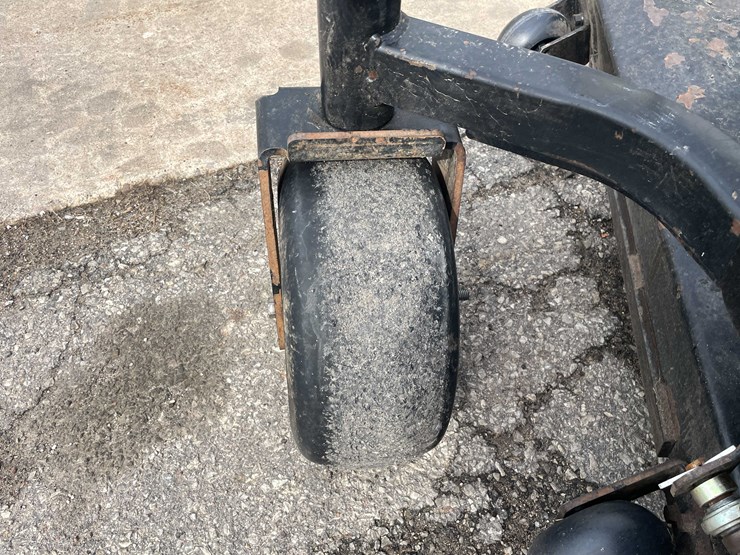 cub-cadet-tank-m72-image-17