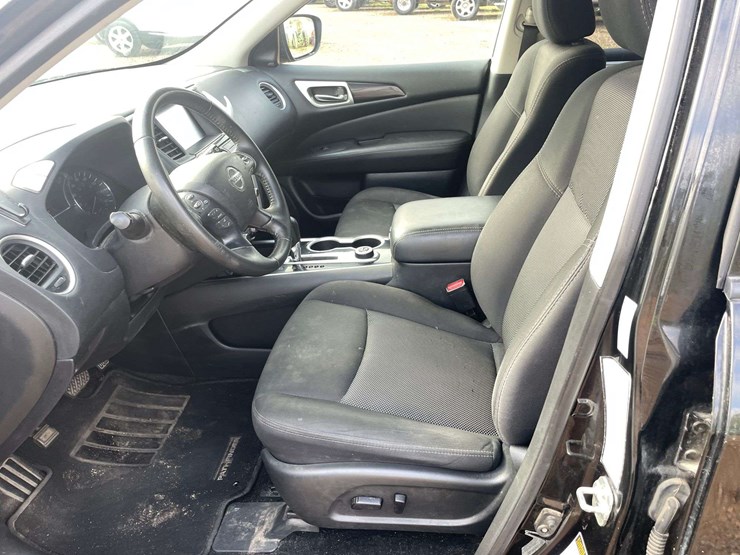 2020-nissan-pathfinder-image-10