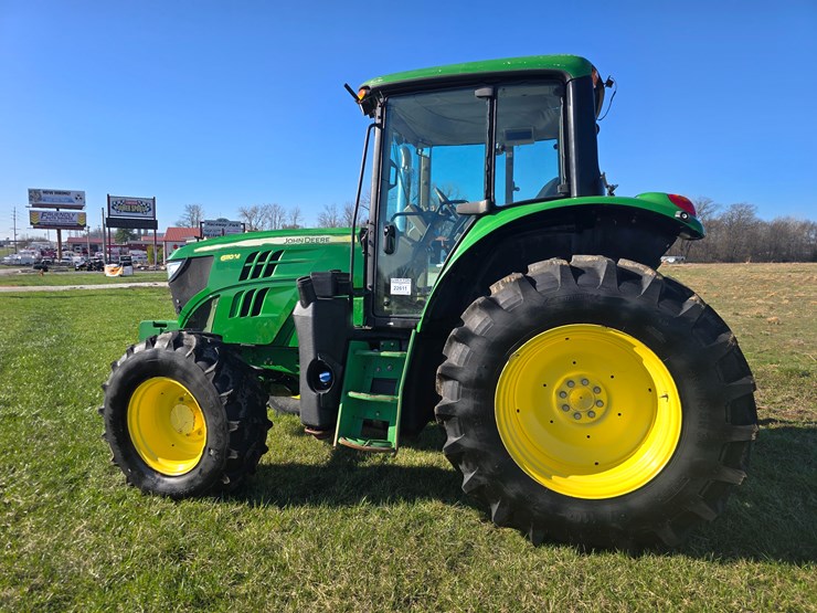 2016-john-deere-6110m-image-4
