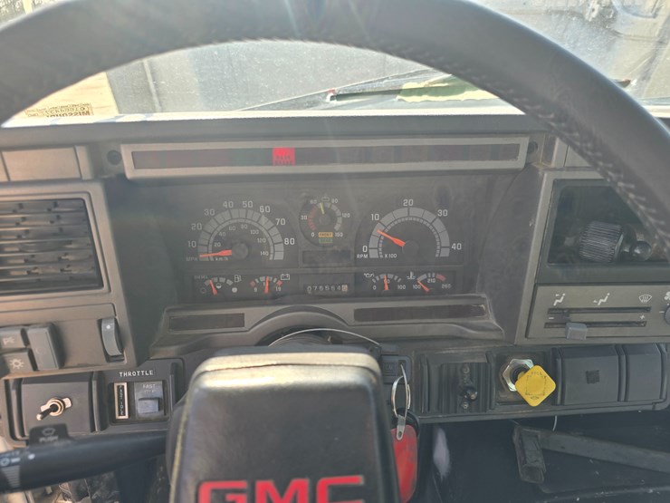 #22520-•-2002-gmc-c7500-dump-truck-image-41