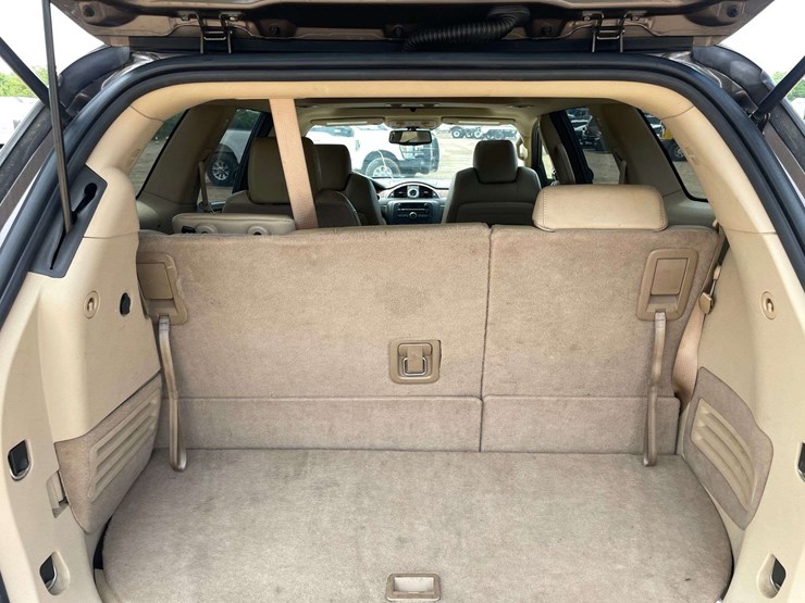 2011-buick-enclave-cxl-image-15