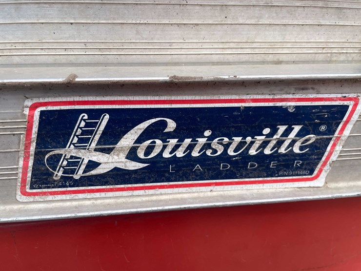 #7078-•-28'-louisville-ladder-(o4)-image-3