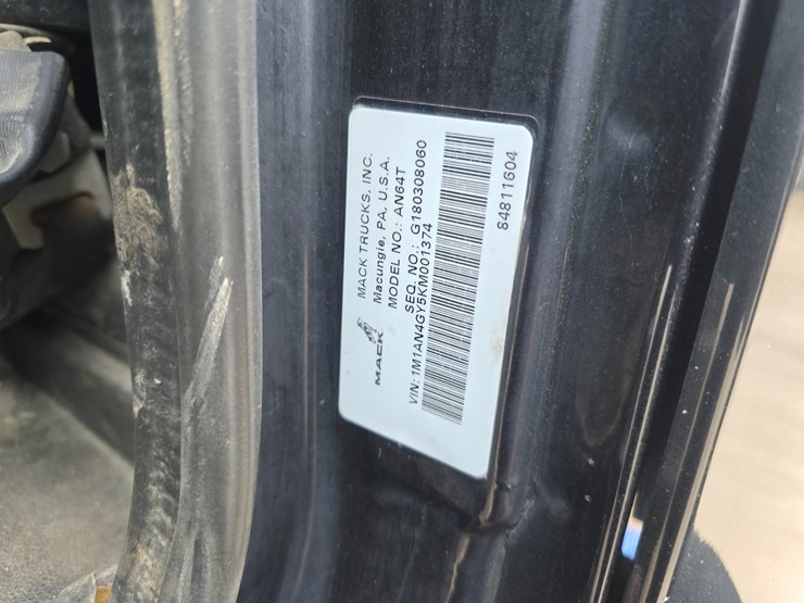 #22610-•-2019-mack-anthem-sleeper-truck-image-37