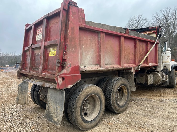 2001-mack-rd688s-image-17