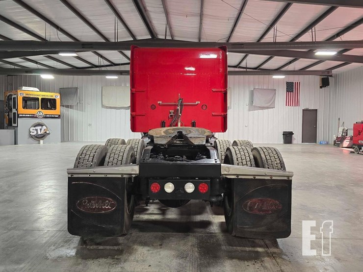 2002-peterbilt-378-image-8