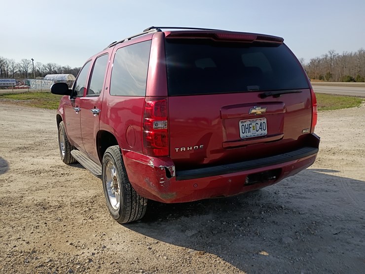 2010-chevrolet-tahoe-image-5