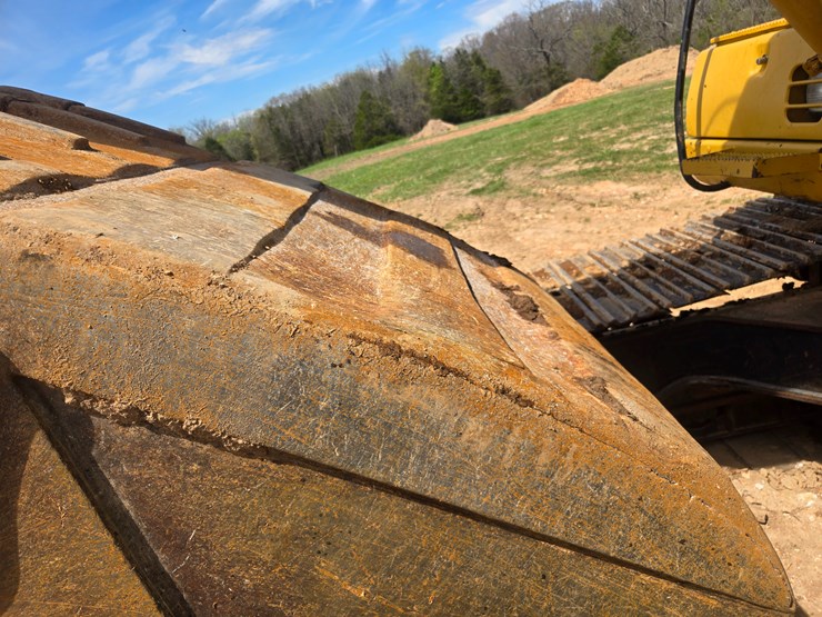 2003-caterpillar-320c-image-96