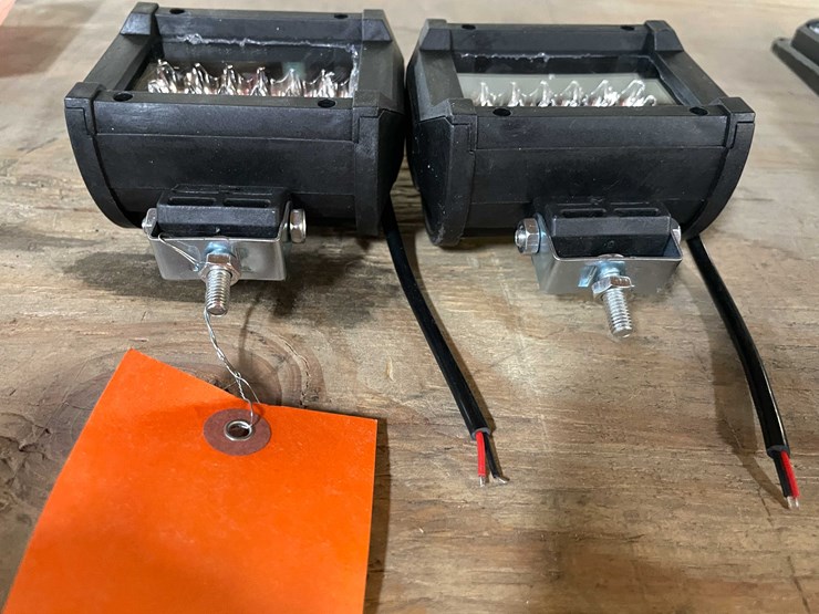 #2426-•-(2)-led-work-lights,-4"-long,-12/24vdc-(pr12)-image-2