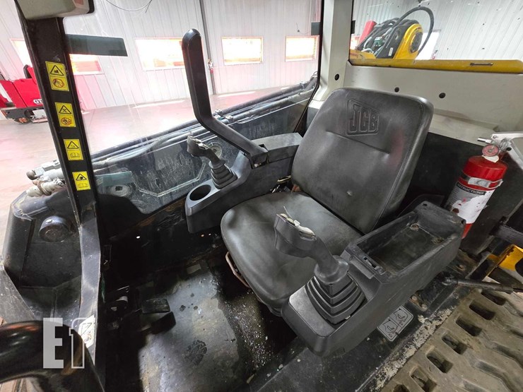 2020-jcb-3ts-8t-image-14