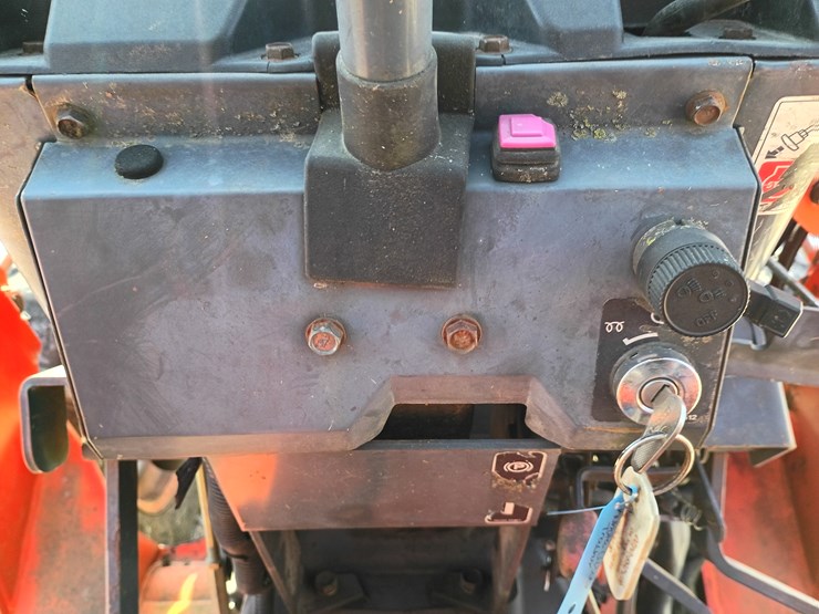 2001-kubota-l4300-image-32