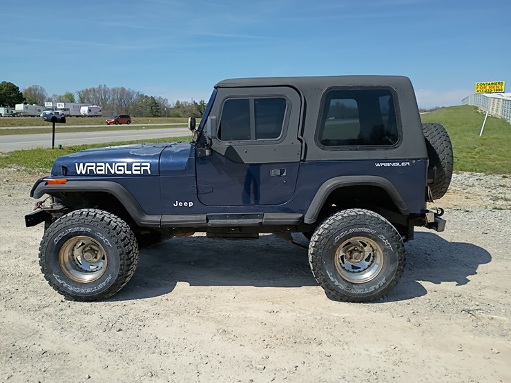1993-jeep-wrangler-image-3